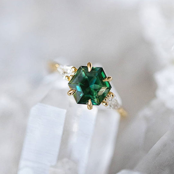 Unique Green Emerald Ring for Engagement Women Jewelry